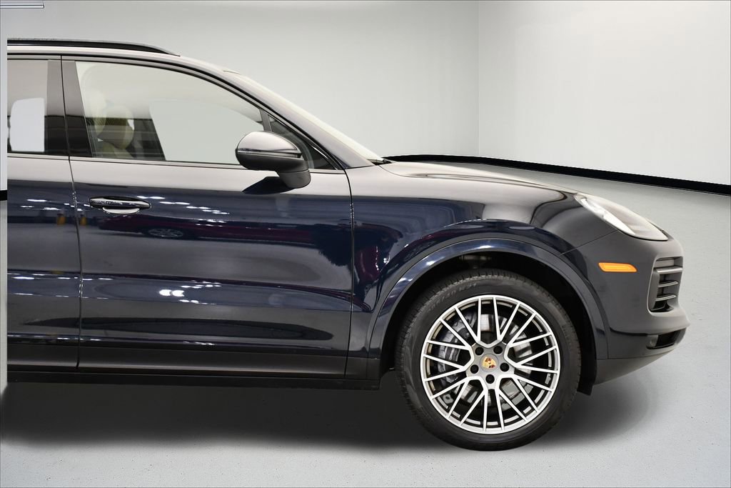 Used 2022 Porsche Cayenne Platinum Edition image 14