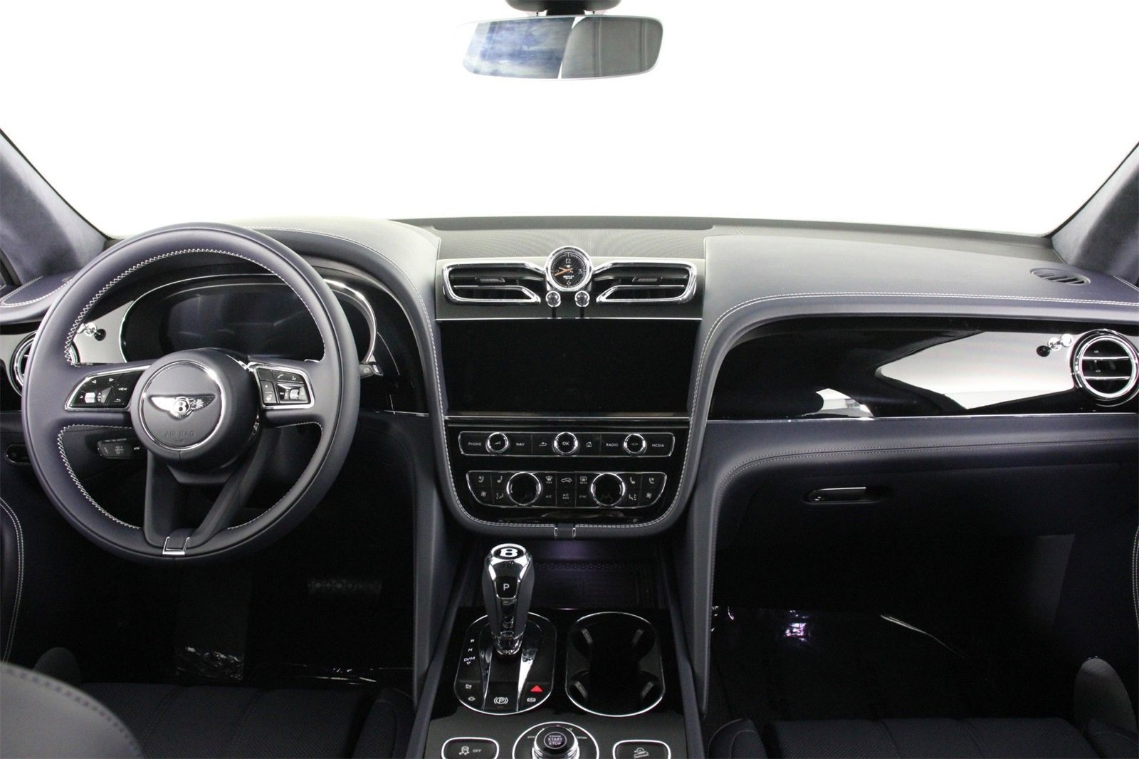 New 2025 Bentley Bentayga image 4