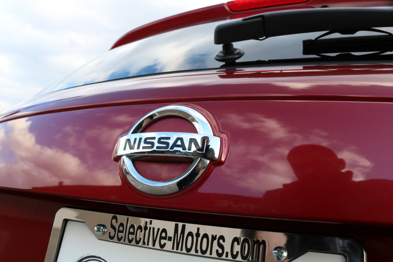 Used 2015 Nissan Juke SV w/ Cold Weather Package image 12