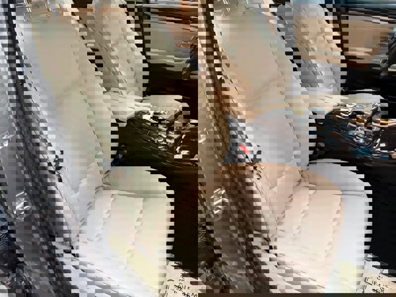 Used 2013 BMW 528i Sedan image 18