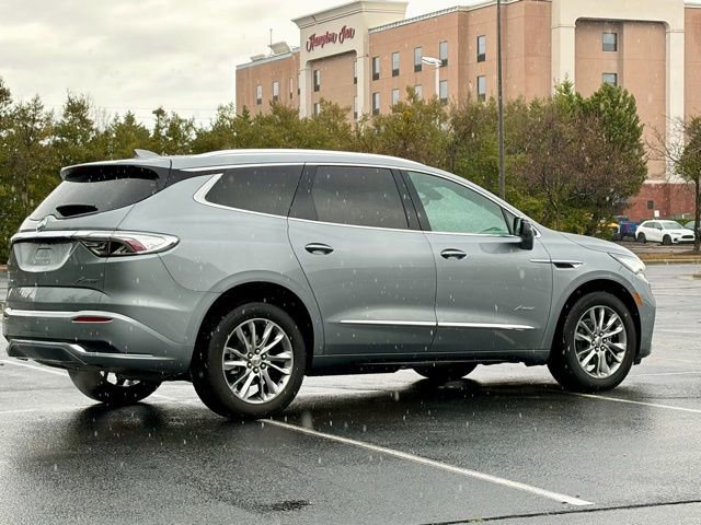 Used 2024 Buick Enclave Avenir image 8