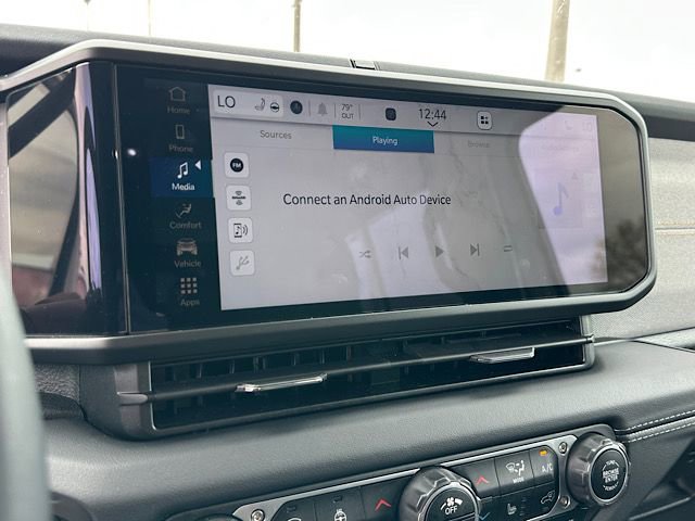 Used 2025 Jeep Wrangler Sahara image 28