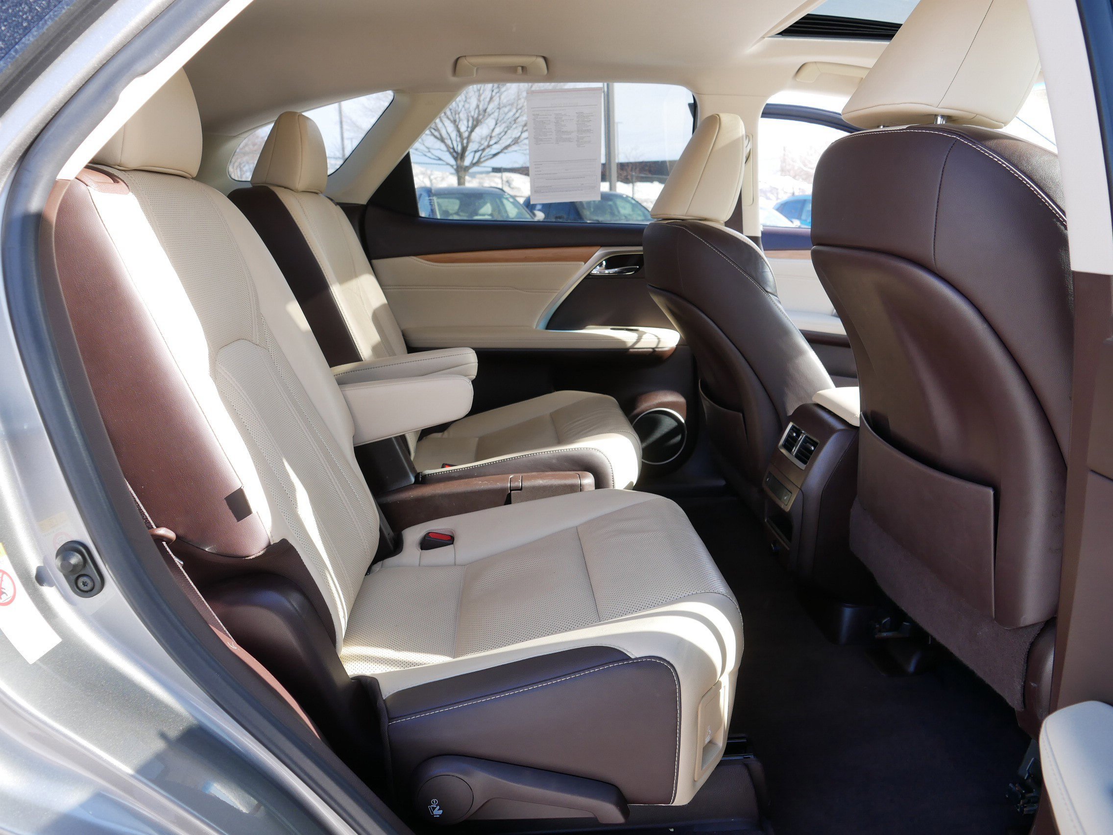 Used 2018 Lexus RX 350L Premium w/ Premium Package image 16