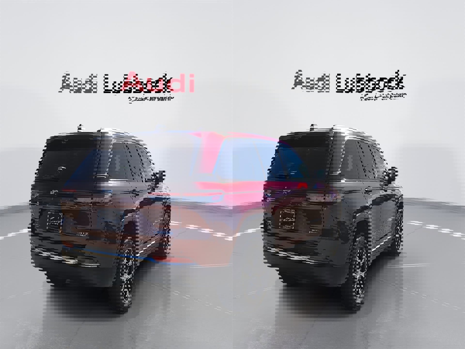 Used 2024 Jeep Grand Cherokee Limited w/ Luxury Tech Group II image 8