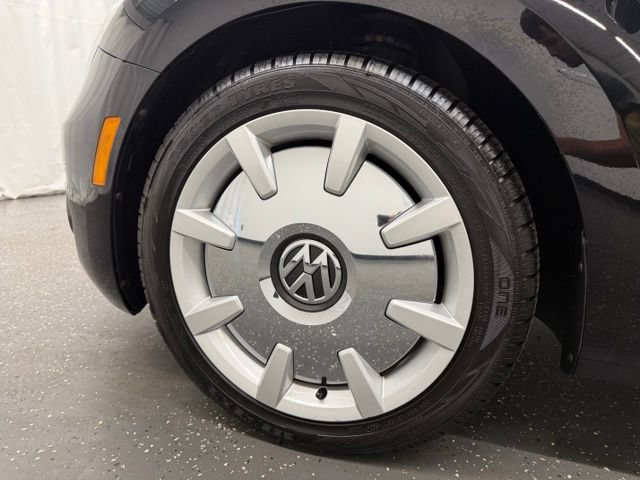Used 2019 Volkswagen Beetle 2.0T SE w/ SE Premium Package FWD image 19