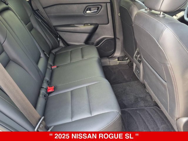 Certified 2025 Nissan Rogue SL AWD/4WD image 36