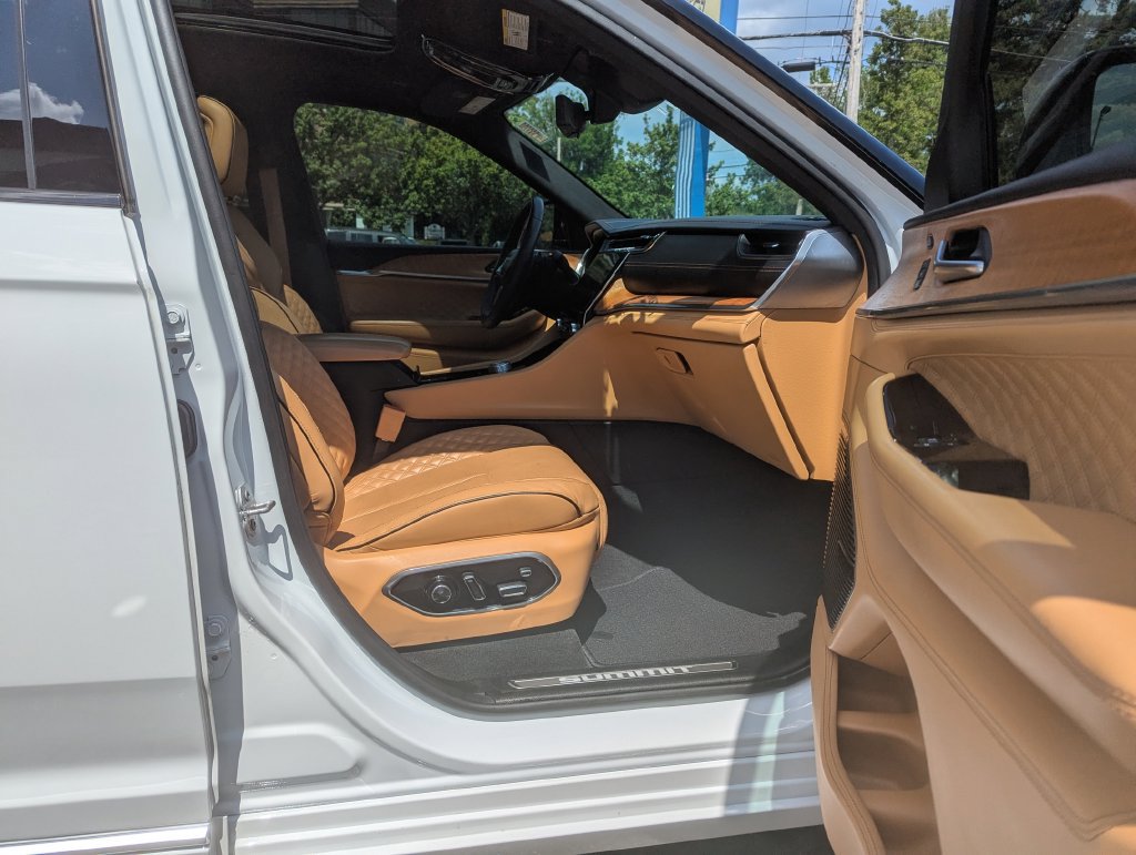 Used 2021 Jeep Grand Cherokee L Summit AWD/4WD image 37