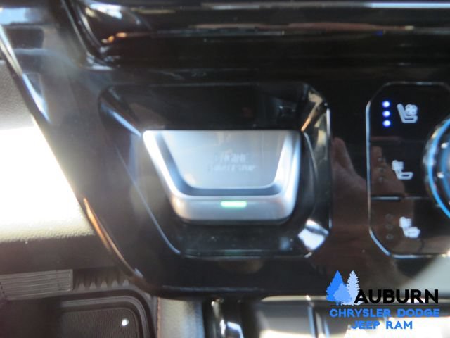 Used 2025 GMC Sierra 1500 AT4 AWD/4WD image 32