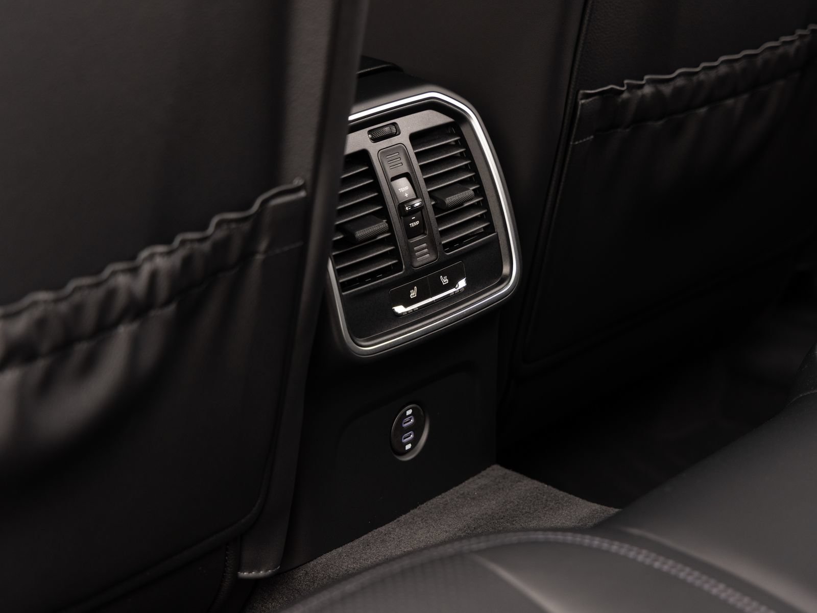Certified 2026 Porsche Macan AWD/4WD image 27