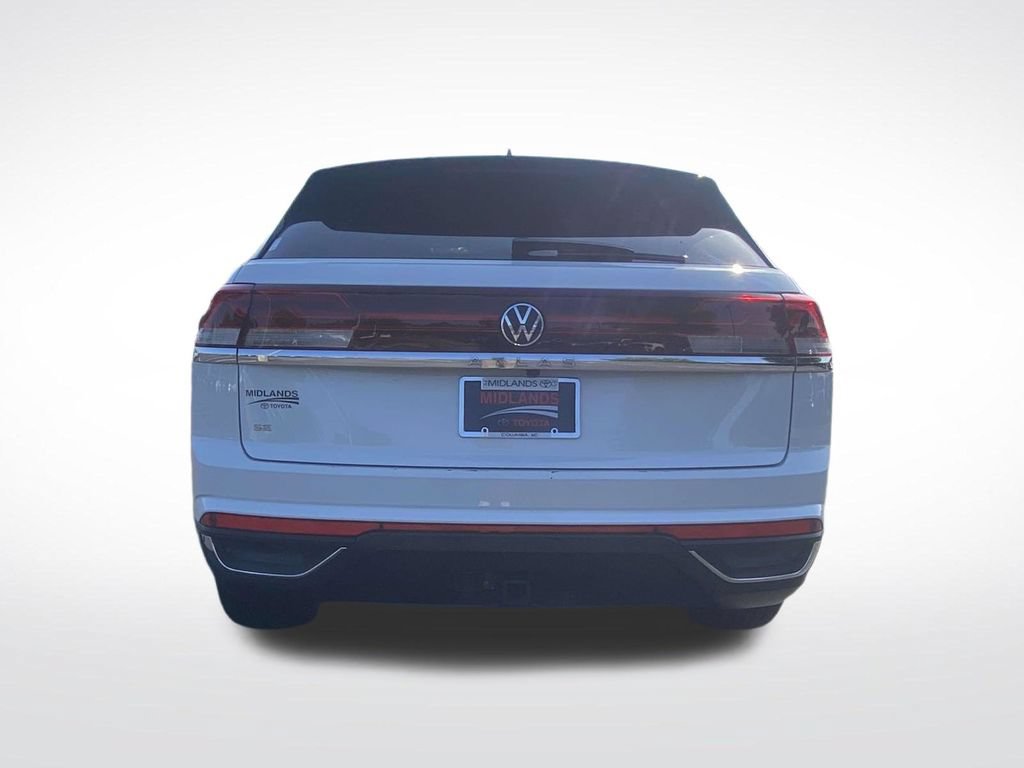 Used 2025 Volkswagen Atlas Cross Sport SE FWD image 6