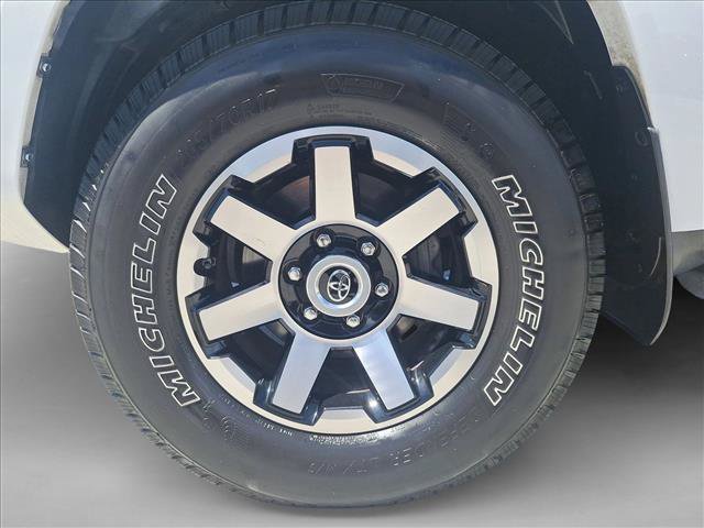 Used 2015 Toyota 4Runner SR5 RWD image 21