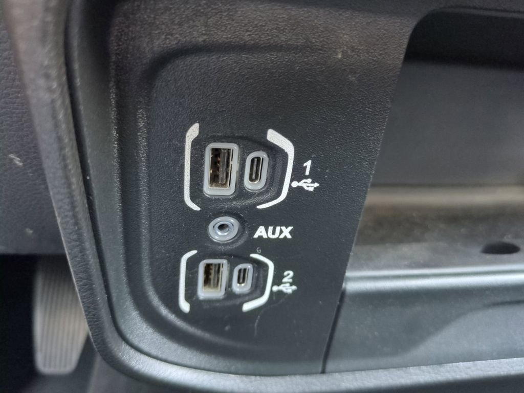 Used 2024 RAM 2500 Big Horn image 24