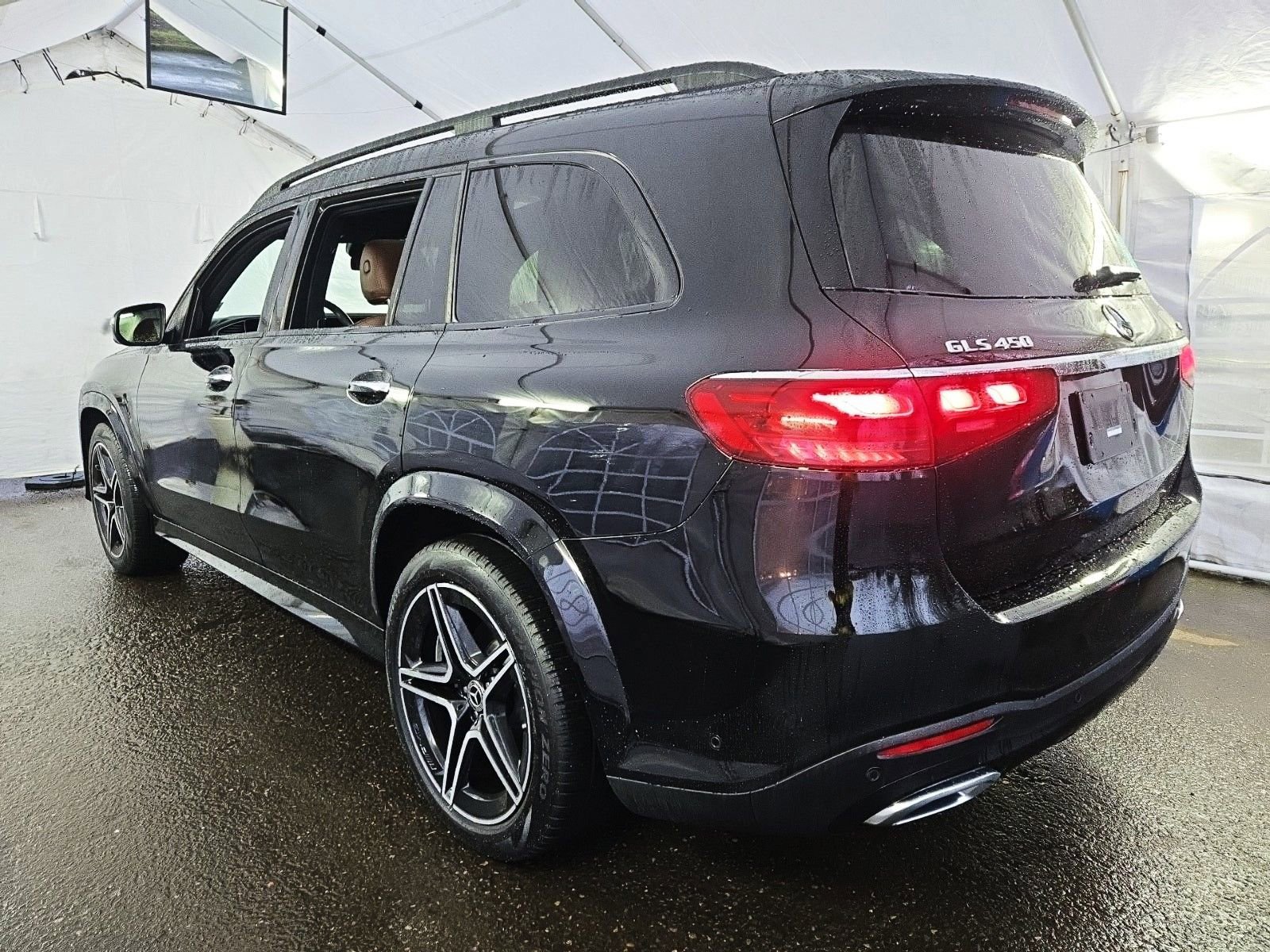 Used 2024 Mercedes-Benz GLS 450 4MATIC image 4
