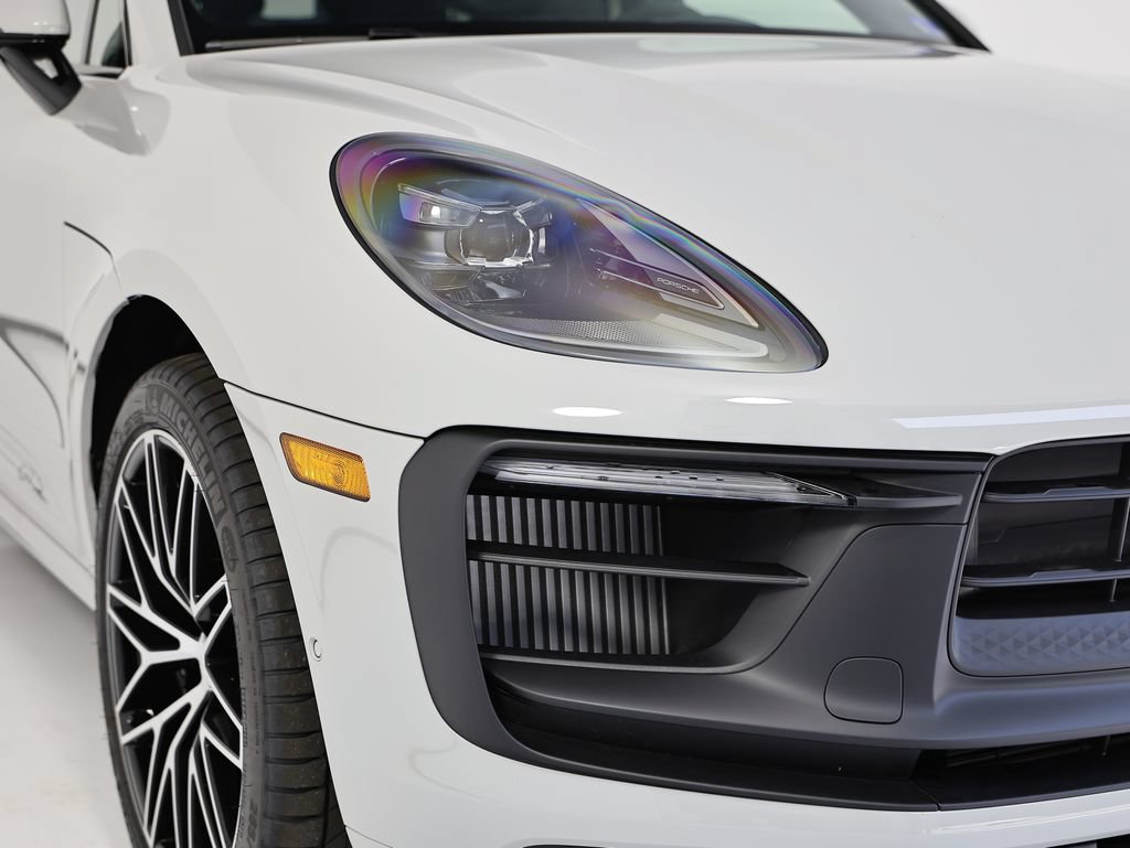 New 2026 Porsche Macan GTS AWD/4WD image 17