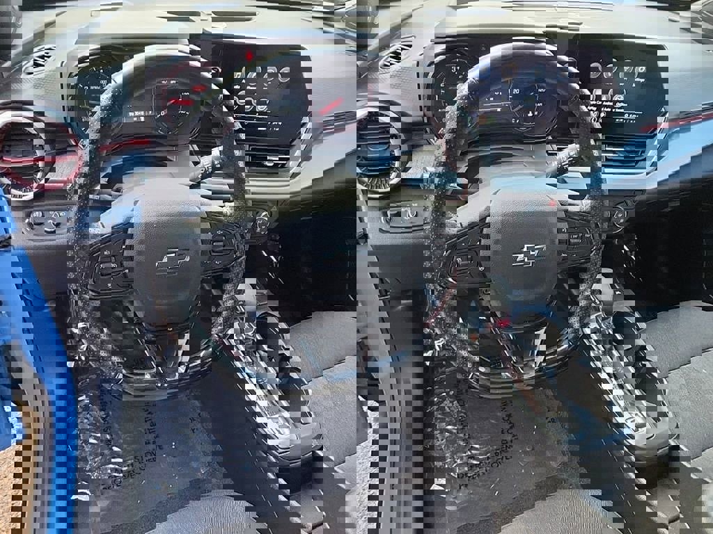 Used 2024 Chevrolet Trax RS w/ Sunroof Package image 12