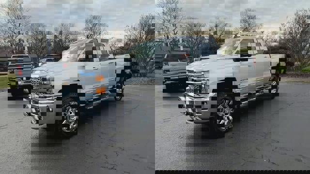 Certified 2019 Chevrolet Silverado 3500 LT w/ LT Convenience Package image 4