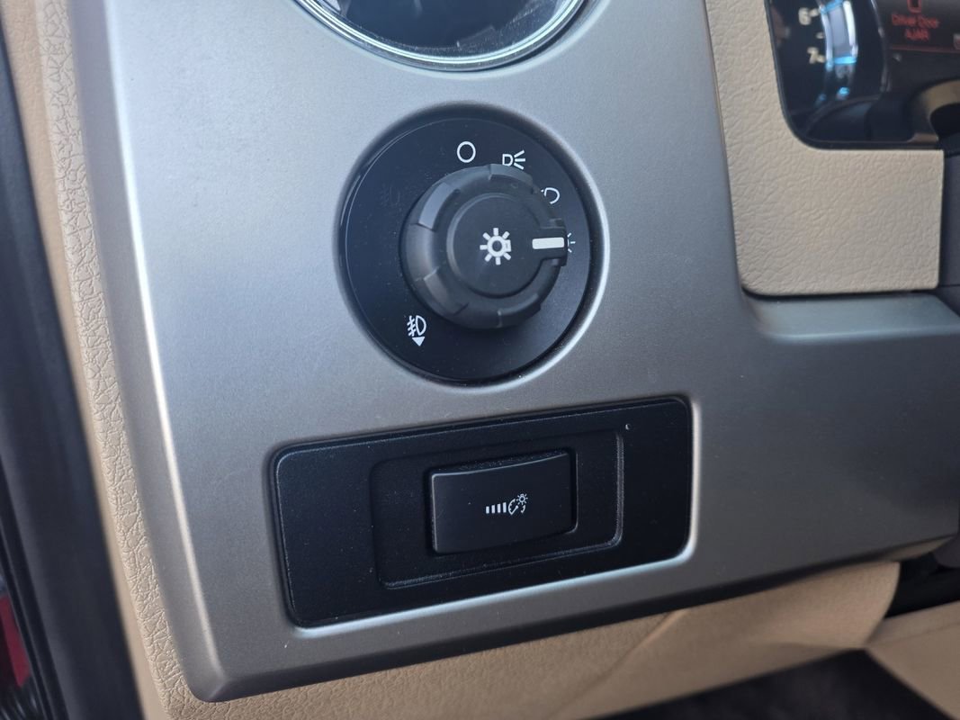 Used 2013 Ford F150 Lariat w/ Lariat Chrome Pkg AWD/4WD image 17
