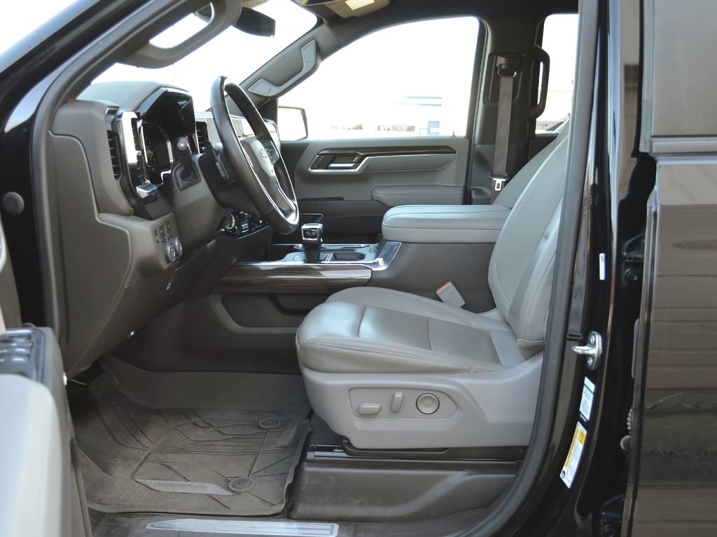 Used 2024 Chevrolet Silverado 1500 RST w/ Convenience Package II AWD/4WD image 21