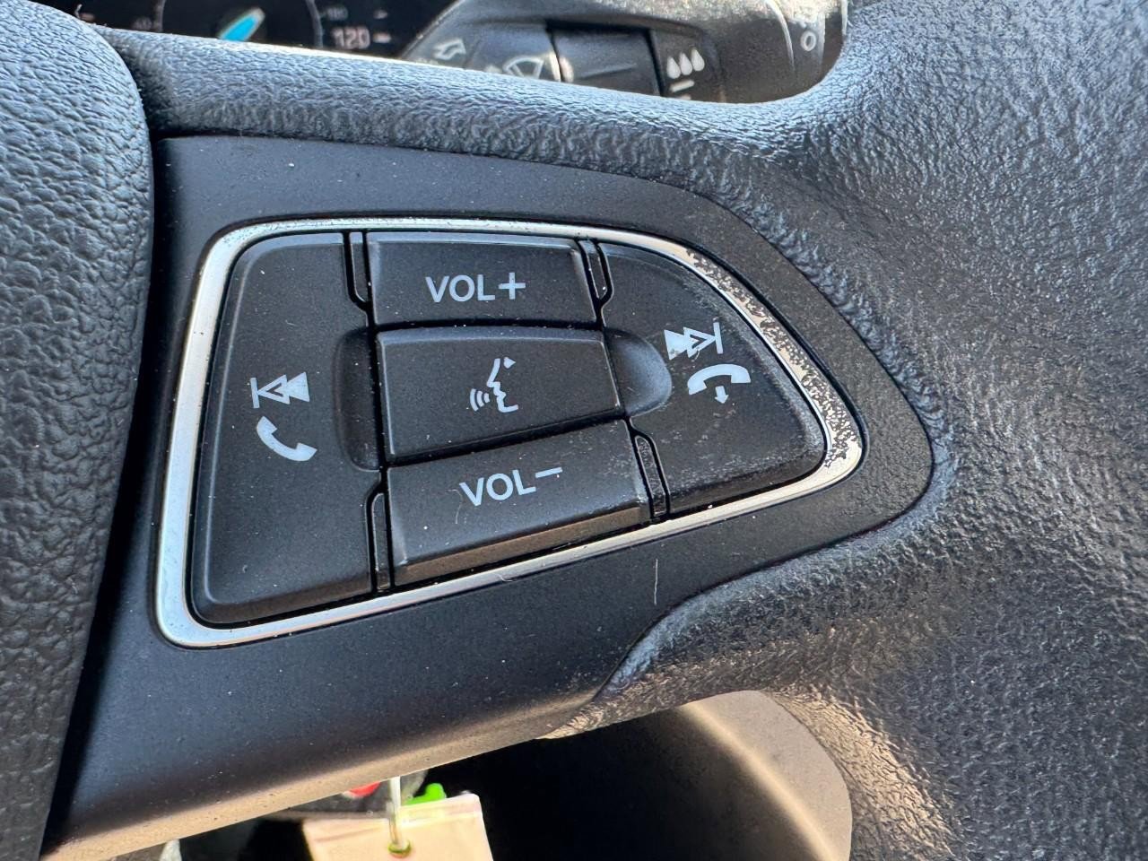 Used 2018 Ford Escape SE w/ SE Sync 3 Package image 17