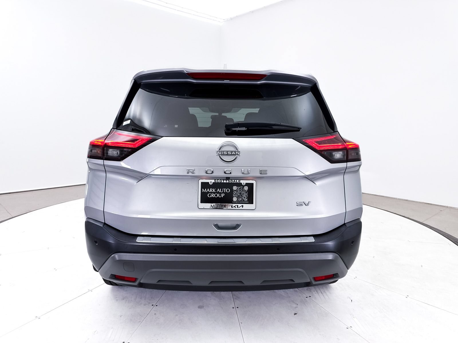 Used 2022 Nissan Rogue SV FWD image 16