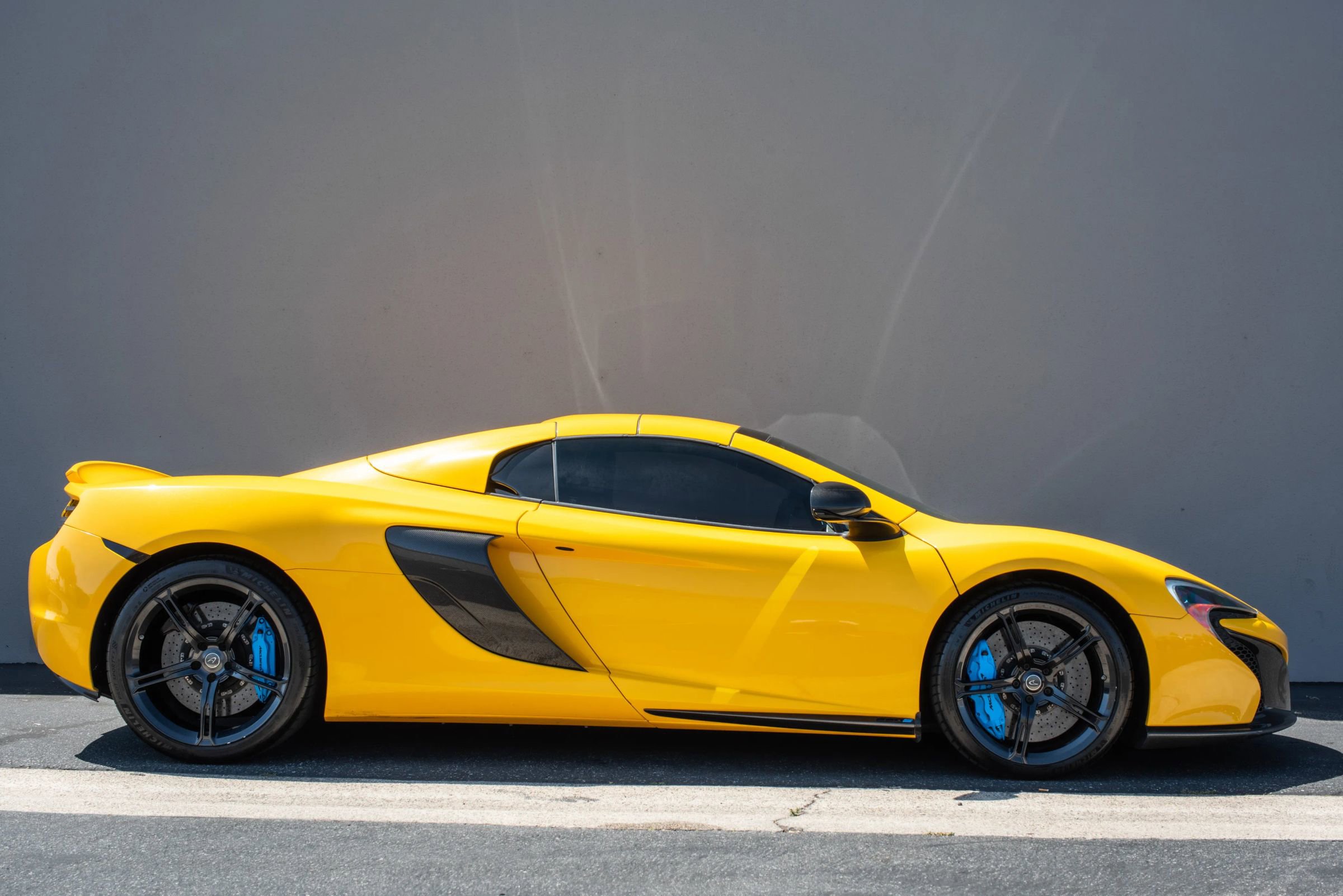 Used 2015 McLaren 650S Spider image 8