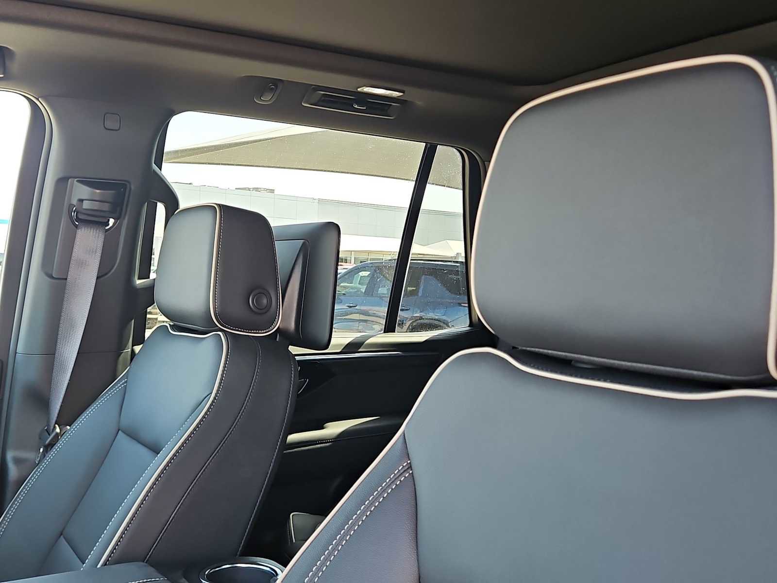 New 2025 Chevrolet Tahoe Premier AWD/4WD image 15