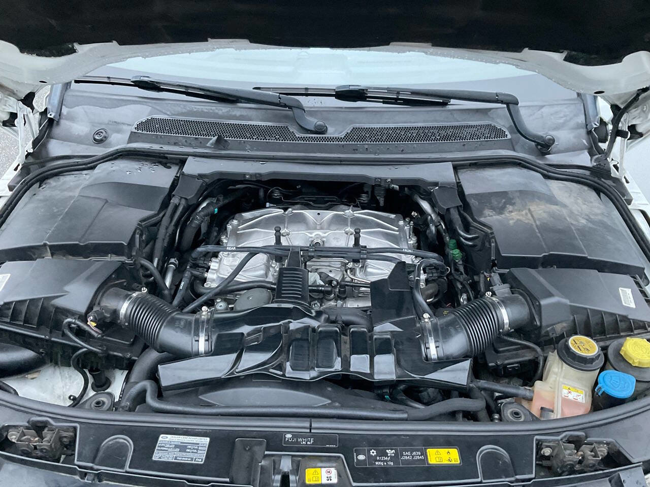 Used 2015 Land Rover LR4 HSE LUX image 17