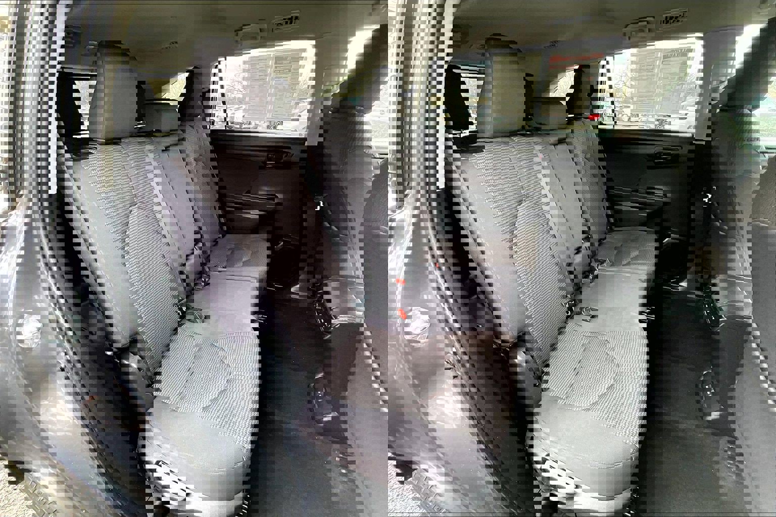 Used 2024 Toyota Highlander LE image 25