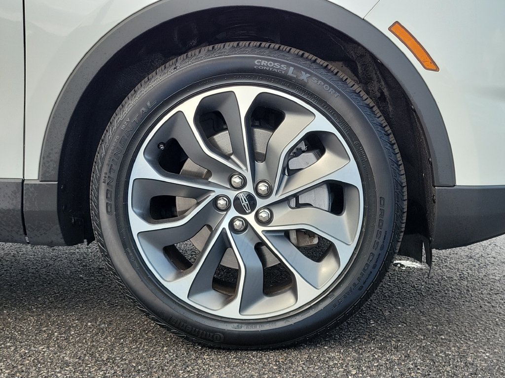 Certified 2023 Lincoln Nautilus Reserve AWD/4WD image 9