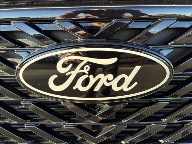 New 2025 Ford Maverick XLT w/ XLT Luxury Package image 9