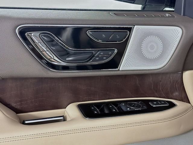 Used 2022 Lincoln Navigator Reserve AWD/4WD image 21