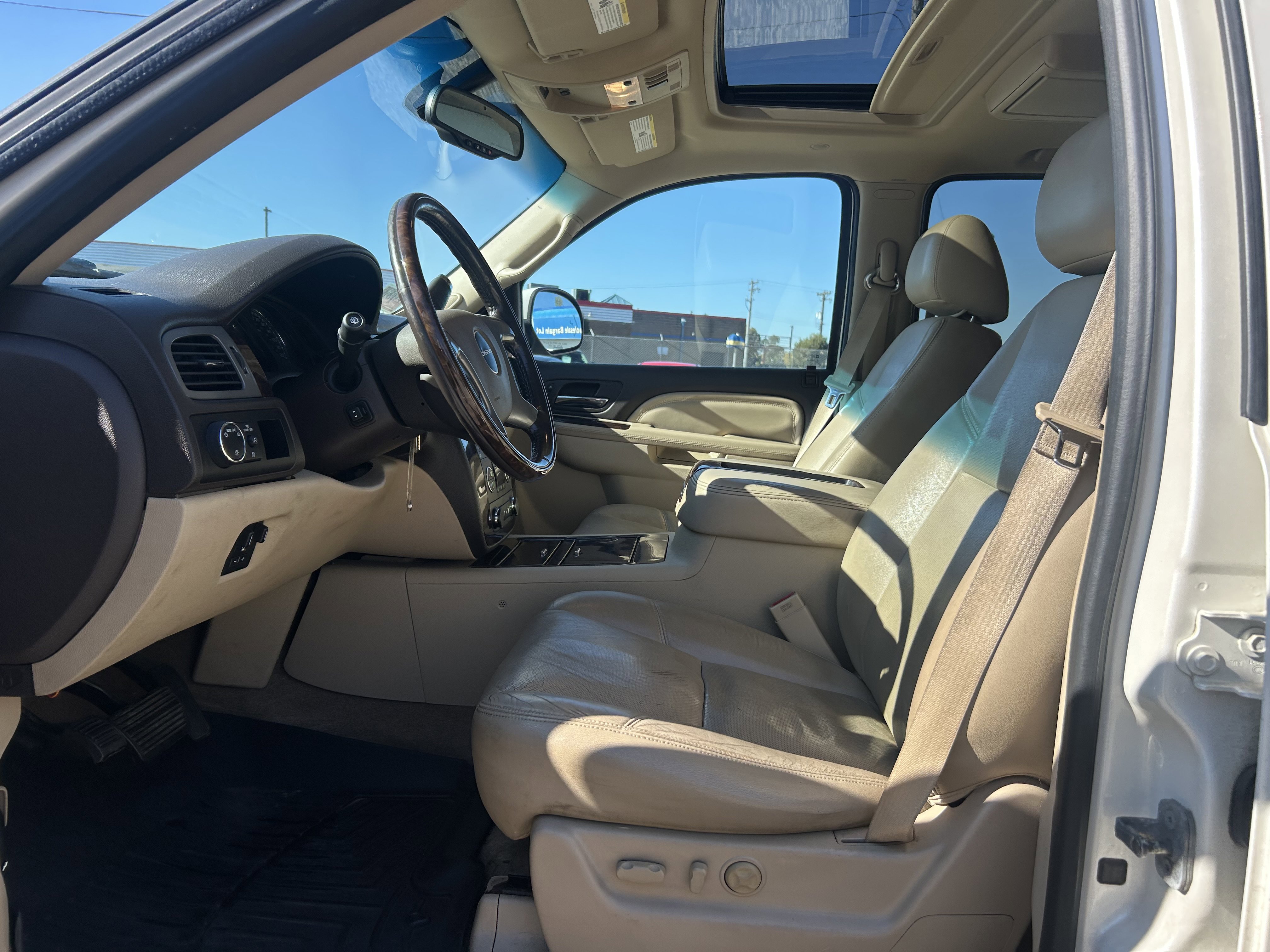 Used 2013 GMC Yukon XL Denali image 17