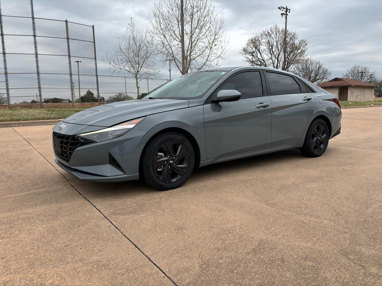 Used 2022 Hyundai Elantra Blue image 2