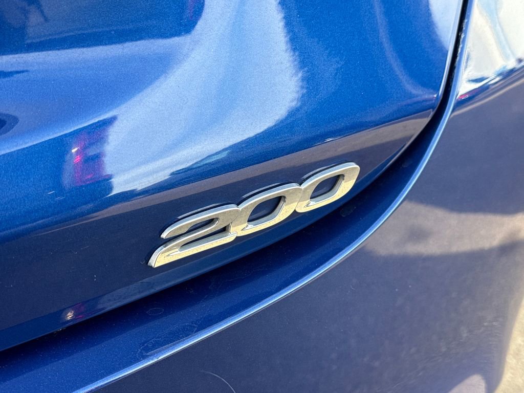 Used 2016 Chrysler 200 Limited w/ Anniversary Edition FWD image 4