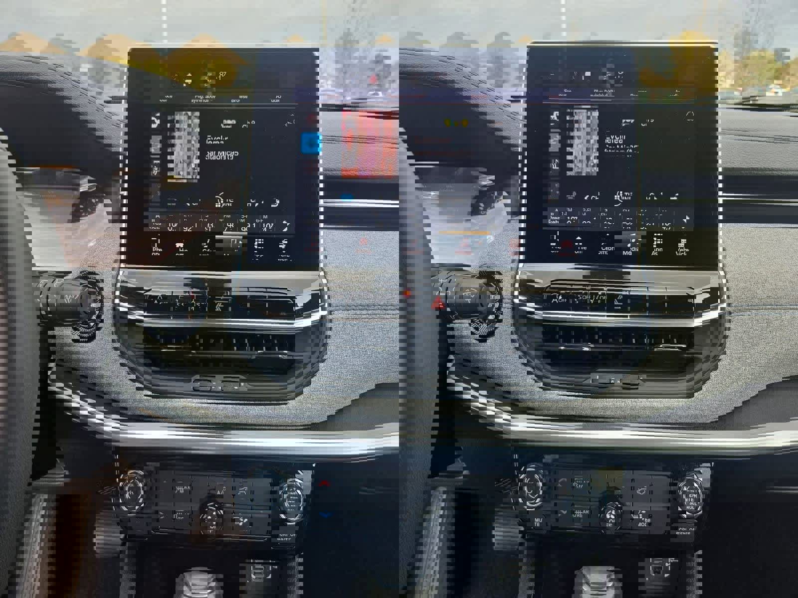 Used 2023 Jeep Compass Latitude image 27