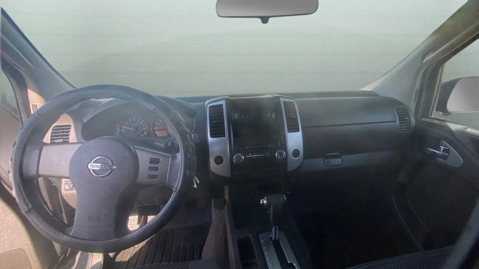 Used 2010 Nissan Frontier SE w/ SE Value Truck Pkg RWD image 10