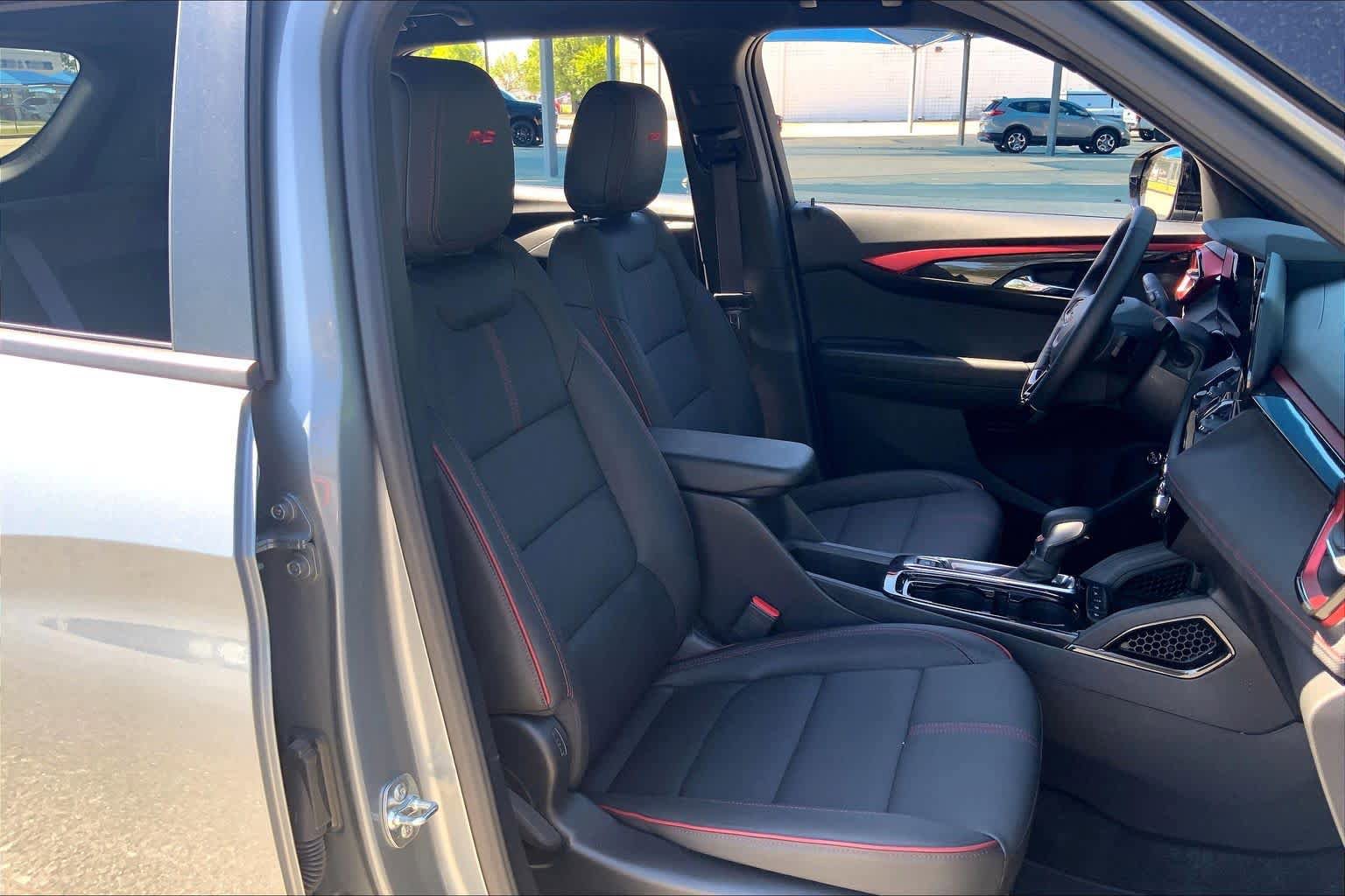 Used 2025 Chevrolet TrailBlazer RS w/ Convenience Package FWD image 9