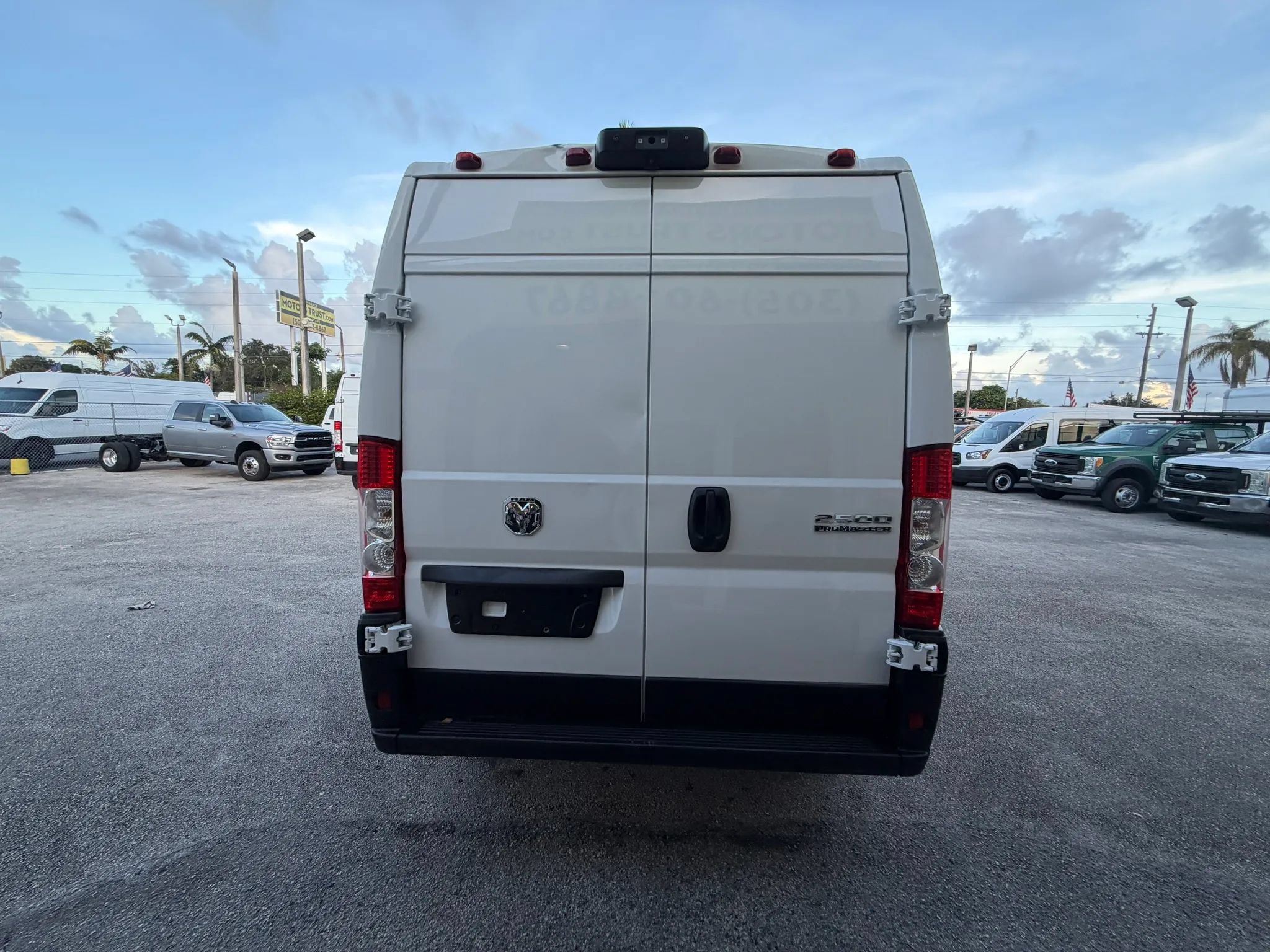 Used 2023 RAM ProMaster 2500 159 High Roof FWD image 4