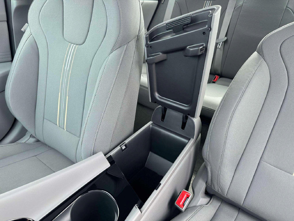 Certified 2026 Hyundai Elantra Hybrid FWD image 18