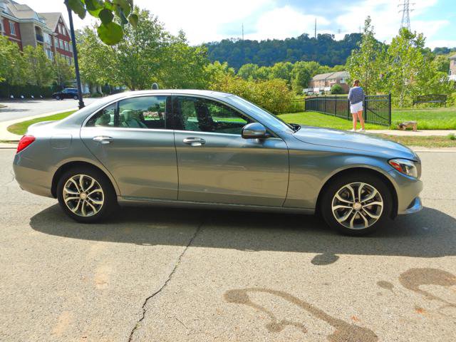 Used 2015 Mercedes-Benz C 300 4MATIC Sedan image 4