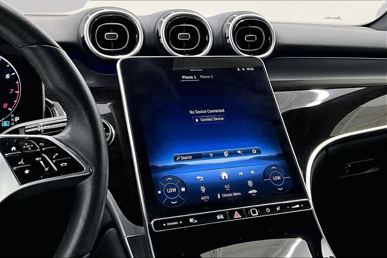 Used 2025 Mercedes-Benz GLC 300 4MATIC image 7