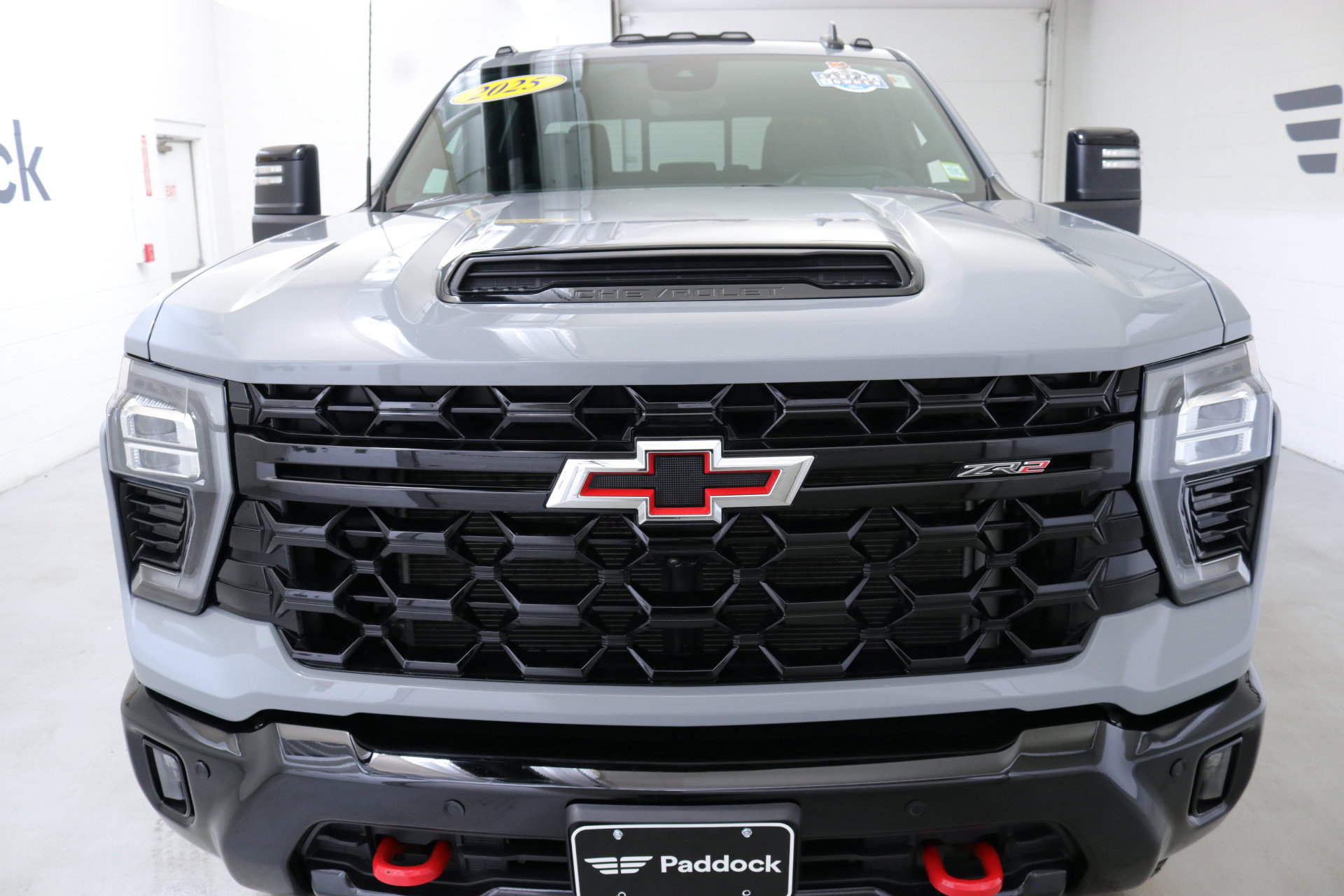 Used 2025 Chevrolet Silverado 2500 ZR2 w/ Technology Package image 2