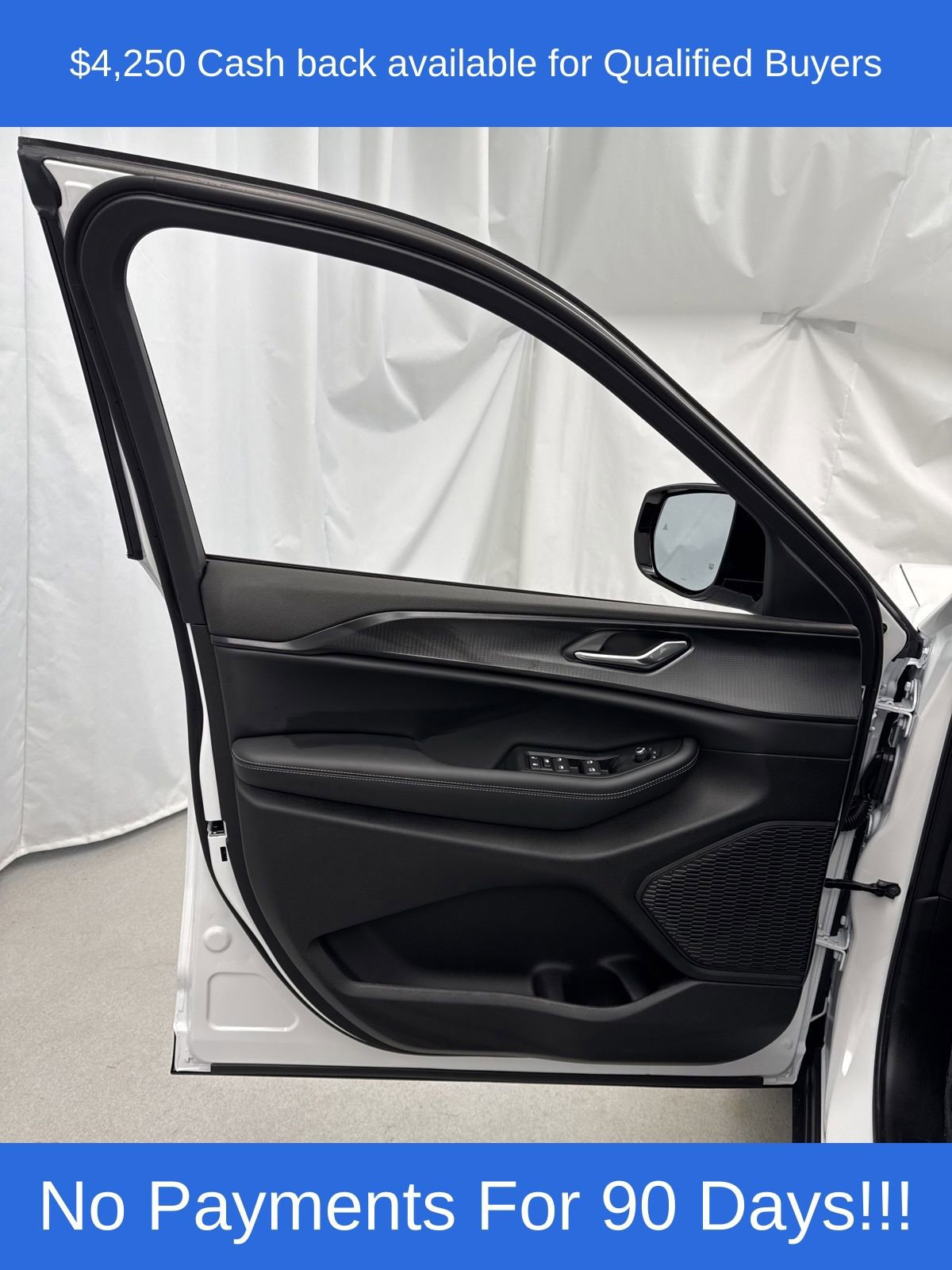 New 2025 Jeep Grand Cherokee Altitude image 12