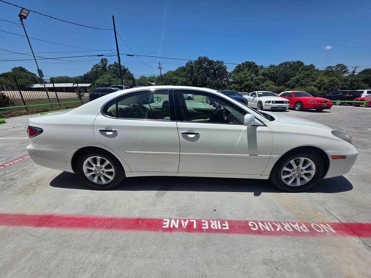 Used 2002 Lexus ES 330 w/ Premium Pkg FWD image 16
