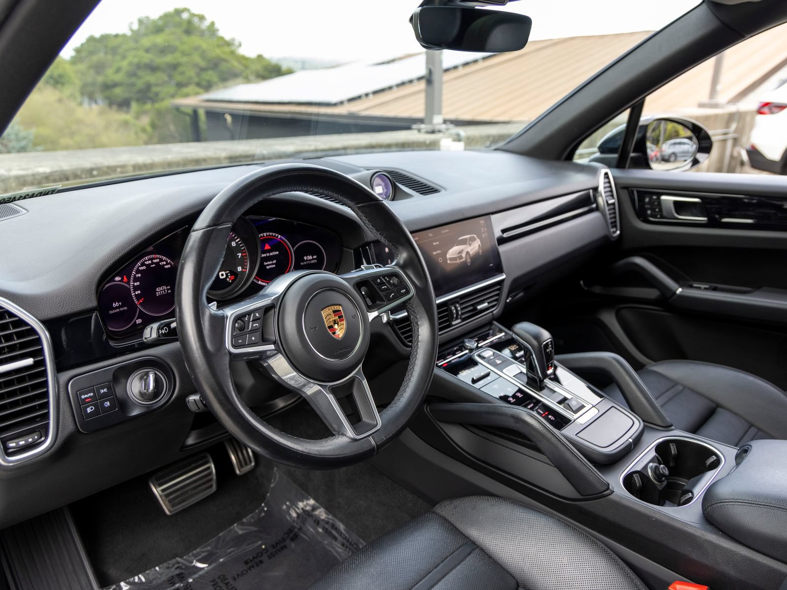 Certified 2022 Porsche Cayenne S AWD/4WD image 4