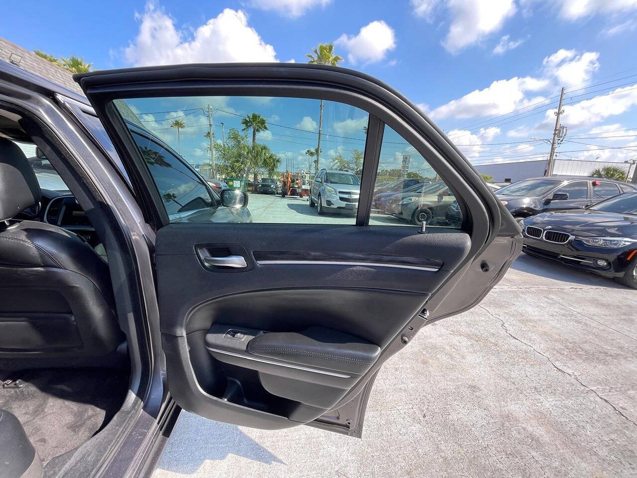 Used 2016 Chrysler 300 Limited RWD image 11