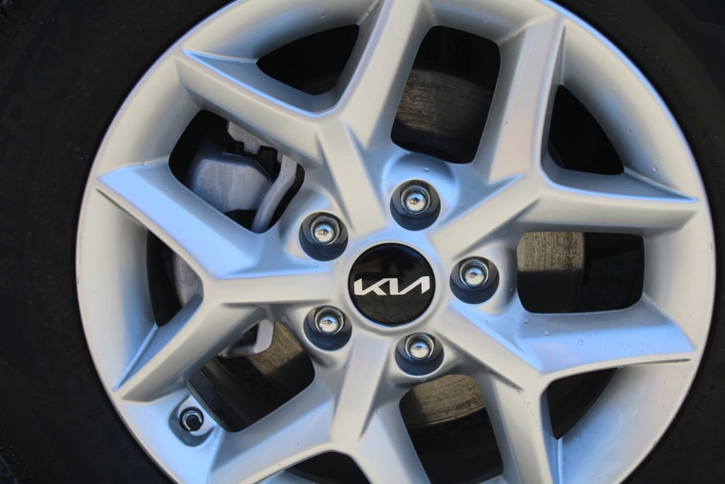 Certified 2025 Kia Soul LX image 18