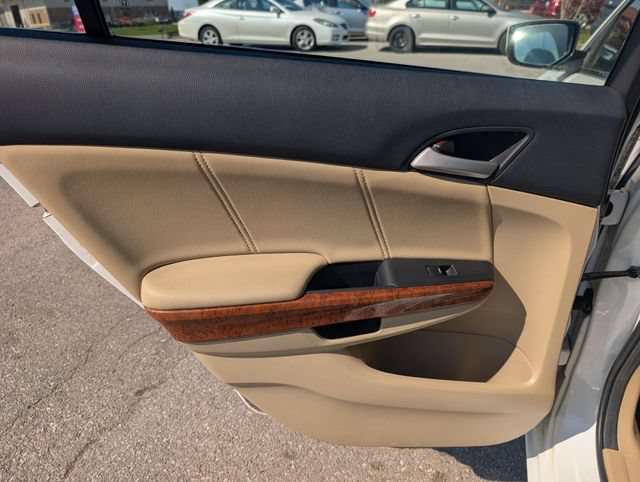 Used 2011 Honda Accord EX-L image 17