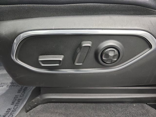 Used 2024 Jeep Wagoneer Series II w/ Flexible Seating Group image 14