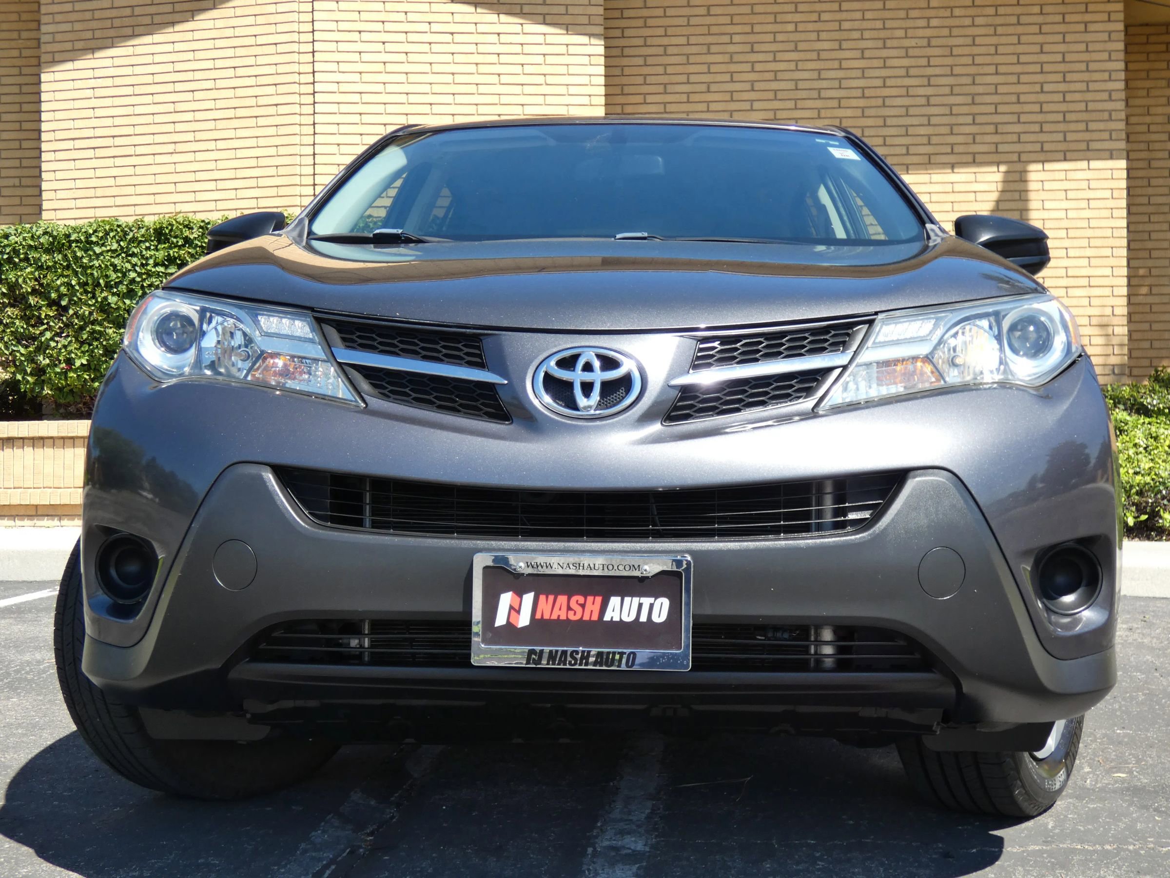 Used 2015 Toyota RAV4 LE image 17